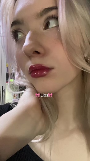 The effect of inflated lips🎀 #makeaface #lips #макияжгуб