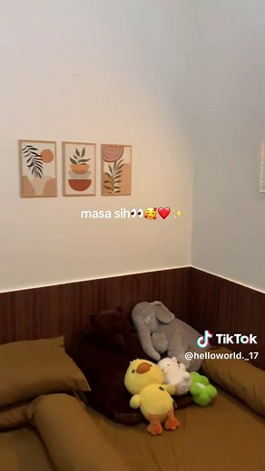 Cat Dinding Kamar Aesthetic yang Terlihat Seperti Keramik