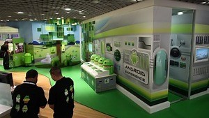 Mobile operator turns flagship store into Androidland
