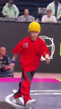 13 Year Old Chinese Boy Won World Breaking Championship in France!