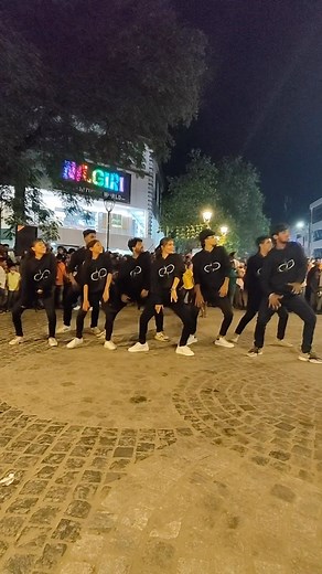 THE INFINITY DANCE STUDIO on Instagram: "Pathala pathala🤟🏻🤙🏻 . . #pathalapathala #vikram #anirudh #kamal #flashmobs #dance #dancereels #reelsinstagram #reels #crew #performance"