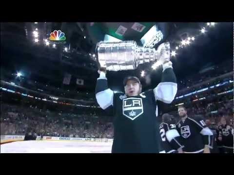 Dustin Brown and LA Kings receive 2012 Stanley Cup