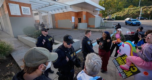 Portland resident says ICE entered without warrant