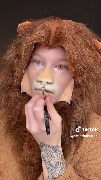 Lion King Simba Makeup Tutorial and Cosplay Ideas