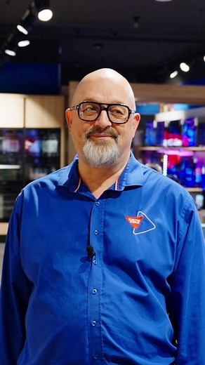 Dat noemen we nog eens goede service... 😉 Bij AHC van Ommeren draait het niet alleen om producten, maar vooral om mensen. We luisteren en zorgen dat je altijd met de juiste oplossing de deur uitgaat, zelfs als dat iets anders is dan je had verwacht. 👉 Loop eens binnen in Lienden, Tiel of Rhenen, we helpen je graag verder. #electroworld #ahcvanommeren #service #persoonlijkadvies #humor #winkelmoment #lienden #tiel #rhenen | Electro World AHC van Ommeren Lienden - Tiel - Rhenen