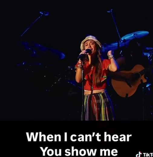 “You give me everything I need” 💖🙏🏼 Cannot get over how beautiful @Lauren Daigle sounds! #givemejesus #godisgood #laurendaigle #supportlivemusic #vocals