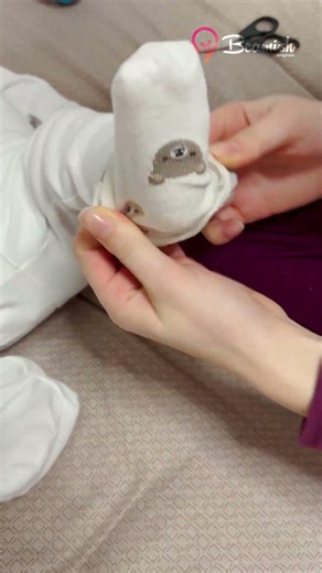 How to reuse baby clothes 👶🍼✂️ #smart #babyclothes #reusing #trick