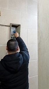 سرقات الكهرباء تحت المراقبة تعرف على الجهاز الذي يكشف كل شيء التلاعب في عدادات الكهرباء مشكلة بتأثر علينا كلنا. في الفيديو ده، هنكشف لك الجهاز اللي بيقدر يكتشف سرقات الكهرباء بكل سهولة ويحمي الشبكة من التلاعب. شوف بنفسك كيف التكنولوجيا بتساعدنا نحافظ على الطاقة #سرقة_الكهرباء #التجول_الرقمي #كشف_السرقات #عداد_الكهرباء #التلاعب_في_العدادات | الكترونيات التحول الرقمي