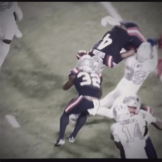 Prayers up for Gibby #nfl #football #patriots #pats #antoniogibson @Tori Gibson