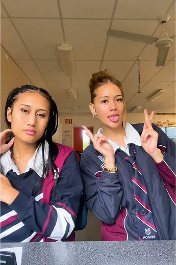 Birds Dancing to Music: A Joyful Showcase