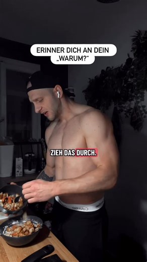 Maximilian Baumgarten on Instagram: "Warum wolltest du etwas ändern? Was war der Grund? Du kannst jederzeit aufhören, aufgeben, aber du weist genau wohin dich dieser Weg führt. Also zieh das durch. #motivation #fitness"