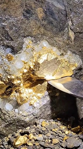 ⛏️ Amazing #statisfying 😱 How to ASMR quartz gold in mining #gold #goldrush #goldmining #quartz