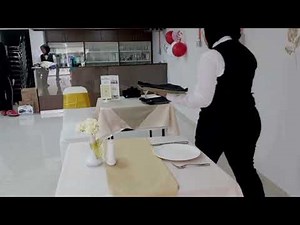 How to set up table for a la carte service