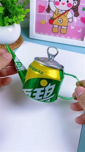 💚 Don’t throw away your empty Sprite bottles! Turn them into a fun water toy with your kids — and it can even be used as a cute home decoration. Simple, creative, and a great way to recycle together ✨ #DIY #HomemadeToys #ParentChildCrafts #Recycling #CreativeCrafts #EcoFriendlyDIY | Art, Crafts and Journals