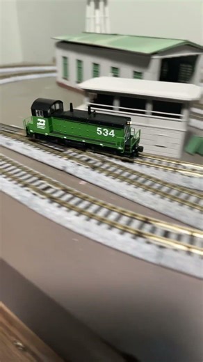 Running N scale trains