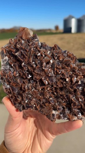 Sneak peeks for tomorrow!! 🤩 We have a huge variety of some seriously special pieces ready for you all. This is going to be such a fun table to explore! We have everything from statements, minis, raw specimens, pieces polished by us, personal destashes and so much more. See you all Wednesday starting at 10am CST! The table scan will go up later today. If you miss it, everything gets posted to the story after! | New Moon Minerals