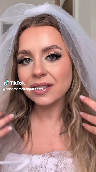 I had lots of fun creating this Halloween makeup proposition. Zombie Bride but Glam 🎃🍂🩸 I wanted to challenge myself and turn my soft bridal glam into something straight out of a horror movie and honestly, I’m obsessed with how it turned out! 👻🤩👰🏼‍♀️ Hope you'll like it too! Lots of love Sandra XX #devonmua #halloween #zombie #zombiebride #sfxmakeup