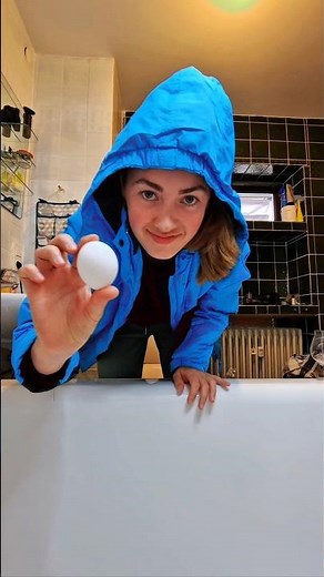 Washing my hair with an egg — does it really work? 🤔🥚