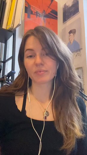 Learn to film, edit, and post your painting Reels! I am teaching my two-day in-person workshop again this November, in New York City! ℙ𝕒𝕚𝕟𝕥𝕚𝕟𝕘 𝕒𝕟𝕕 ℙ𝕠𝕤𝕥𝕚𝕟𝕘: An Oil Painting Workshop for Artists on Instagram. It’s designed for artists looking to refine their oil painting techniques while simultaneously learning how to create compelling painting Reels for Instagram. Over the two days, student artists will: 👩‍🎨🎨 create an oil painting from a live model, 🤳🖼️film the painting proc