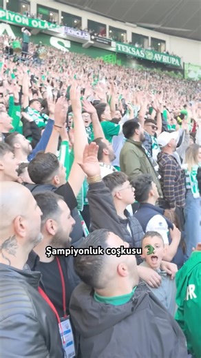 Bursaspo taraftarından “Bir baba hindi” #teksas #futbol #bursaspor #tribün
