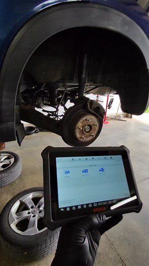 5.5K views · 99 reactions | Using the otofix d1 lite to retract rear brake caliper actuators on a Honda hrv. This is becoming more and more common for brakes now a days. Make sure you read service information first. There have even some issues with some where it bricks the abs module and other issues. So always check tsb’s and service information. | Enright Automotive | Facebook