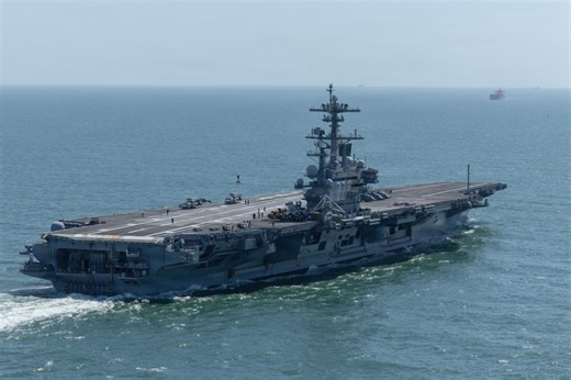 Al treilea portavion, USS George H.W. Bush, a ajuns în Marea Mediterană și se îndreaptă spre Orientul Mijlociu