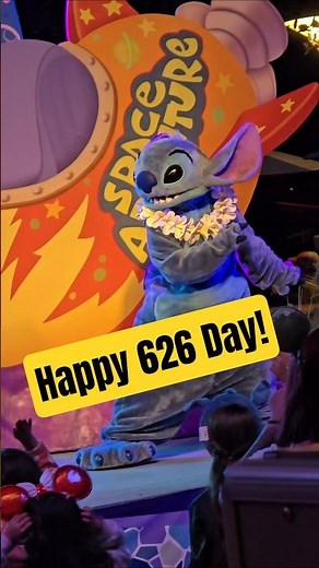 POV: Everyone's chanting 6-2-6 for Stitch at Disneyland's Dance Party! 🌺💙 #626Day #disneyland