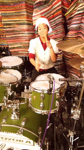 Yoyoka's Drum Cover of U2's Christmas Song