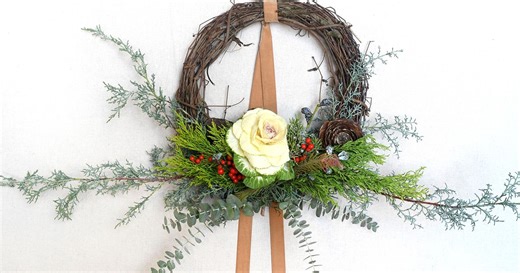 How to make a beautiful holiday wreath in 1 hour | Produced by Seattle Times Marketing