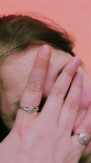 aaise kaise krte hai log yr #Bhawna karakoti 😡😡😡