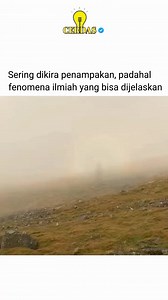 👻Sering dikira penampakan, Brocken Spectre adalah fenomena optik menakjubkan yang sering terlihat di pegunungan saat cuaca berkabut. Fenomena ini terjadi ketika bayangan seseorang terproyeksikan ke awan atau kabut di depannya, dengan cahaya matahari datang dari belakang. 💀Bayangan tersebut tampak membesar dan dikelilingi oleh lingkaran pelangi yang disebut glory, menciptakan efek visual menyerupai sosok misterius melayang. Fenomena ini dinamai berdasarkan Gunung Brocken di Jerman, di Pegununga