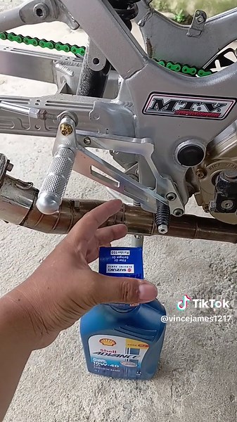 Shell Advance AX7: High-Performance Motorbike Oil