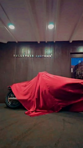 Bulleteer Customs on Instagram: "VELOSTER 500 Building a cruiser fit for 2 is always an aesthetic challenge but that being said VELOSTER with its detachable rear seat and Cruiser stance , larger fuel tank , Tiger styled headlight reminiscent of the original @royalenfield Std "Handi and loads of chrome and a city boy attitude , this is a "Dream come true" for a Client in Goa who loves sharing his riding experience with a loved one !"