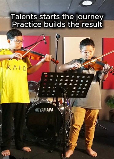 “Behind every performance is hours of practice.” 🎹 THM Student Showcase adalah bukti bahawa progress tidak berlaku dalam sehari. Ia dibina melalui latihan, kesabaran dan konsistensi. Hari ini, mereka bukan sekadar membuat persembahan. Mereka meraikan perkembangan diri mereka sendiri. ❤️ #THMStudentShowcase #THM #StudentProgress #PracticeMakesProgress