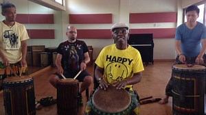 11K views · 304 reactions | Mamady Keïta Djembeföla djembe solo for SEWA! Mamady´s Djembe and Dunun Summer Workshop! Afö! info@mkdjembe.com Tam Tam Mandingue Monterrey / DrumArt #TTMDA teachers will be ready to assist with level appraisement during workshop week!!! Varun Venkit, Jeremy Tomasck, Bill Scheidt | Mamady Keïta TTM Djembe Academy | Facebook