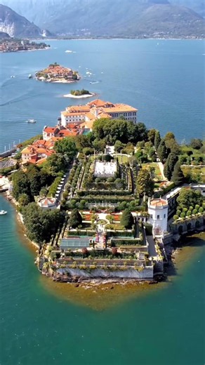 🇮🇹 The Island Built for Royalty