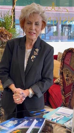 La Casa Bella. Featuring Jane Bradley author of “Your North Star “. Finding Your Purpose. Order on Amazon today La Casa Bella Shop Hop Sat Nov 8th | Linda Lucero