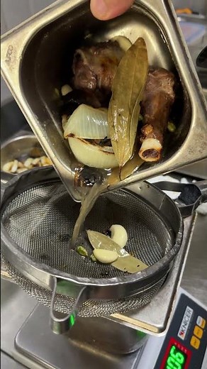 كبسة بيضة! شلون تنصحونا نقدمها؟ 🥩
