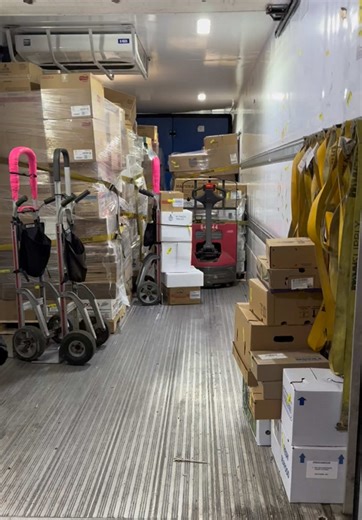 16 Stops 875 Cases. 14 hr route. Night routes are very different than day routes. #sysco #cdl #foodservice #femaletrucker #singlemom