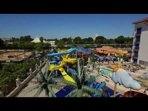 Courtyard Anaheim Theme Park Entrance