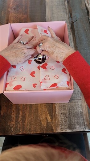 Watch Personalized Teddy Bear with Custom Photo on Amazon Live