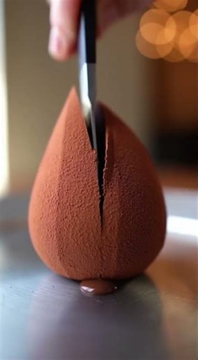 🥖🍫🪙🥛👂🍞Slicing geometric shaped tear drop. Watch the perfect cut #Art #Geometry #Shorts