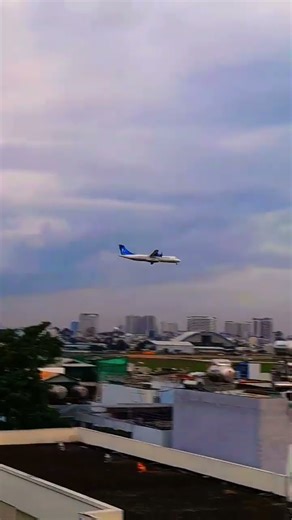 atr 72 vasco landing #aviation #airport #landing #tansonnhatairport ##travel