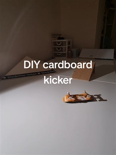 DIY Fingerboard Cardboard Obstacles for Kickflips