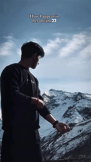 𝐏𝐫𝐚𝐭𝐞𝐞𝐤 𝐒𝐡𝐞𝐤𝐡𝐚𝐰𝐚𝐭 on Instagram: "How I appear in her dream…👀🫣 Kullu Manali Travel Guide: Mountains, Snow and Adventure Manali is a popular Himalayan resort town in Himachal Pradesh, India, known for its stunning scenery, snow-capped peaks, Beas River, and adventure activities like skiing, trekking, and rafting, serving as a gateway to Ladakh and Lahaul •