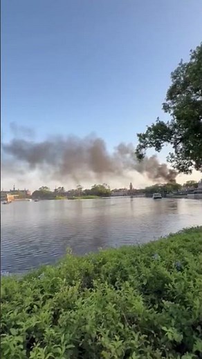 Smoke fills Disney World as fire breaks out at EPCOT #shorts