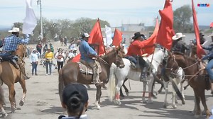#Trascendente I San Luis de la Paz Celebran Festividad de #SanMiguelito 2024 en La Cienega. El campo de futbol de la comunidad de La Cienega fue el escenario donde el grupo de caballería, infantería y ciclismo tuvieron su encuentro y donde se realizaron las emblemáticas corridas y representaciones del ejercito de Dios en la tierra. Al terminar el importante ritual se realizó la Santa Misa presidida por el Padre Javier Moreno Rodríguez, Párroco de la Parroquia de San Luis Rey quien culminó la cer