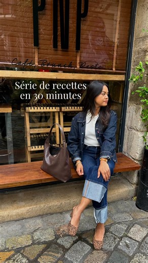 Rendez-vous dès demain pour découvrir ma toute première série de recettes prêtes en 30 minutes ! Voici la liste de tous les ingrédients pour 7 recettes. Proteines : Filet de boeuf Filet de poulet Oeufs Lardons Saumon Légumes : Oignon nouveau Poireau Champignons Courgette Gingembre Ail Citron vert Avocat Persil Coriandre Butternut Grenade Féculents : Riz thai Feuilles de riz Nouilles udon Ramen Buldak Sauces et condiments : Sauce soja sucrée Sauce aigre douce Sauce teriyaki Mayonnaise Sauce huitr