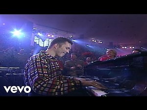 Bill & Gloria Gaither - Winter Wonderland [Live] ft. Stan Whitmire