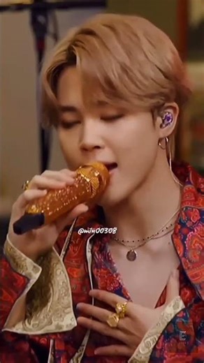 The 7 colors of BTS: The meaning of their microphones